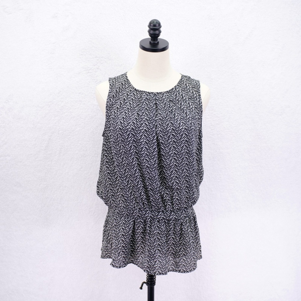 The Limited‎ Medium Black White Sleeveless Fitted Waist Round Neck Blouse Top